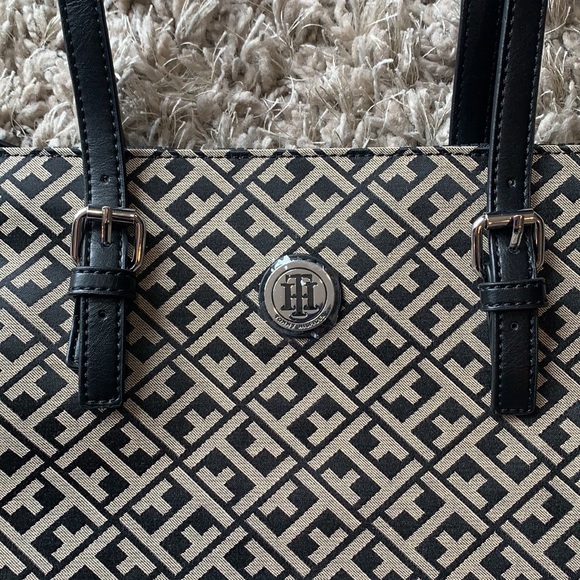 TOMMY HILFIGER Handbag - Picture 2 of 12